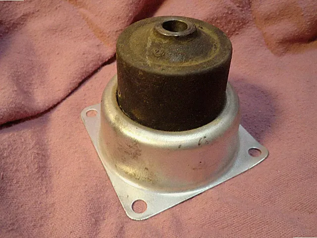 AIR COMPRESSOR CHAMPION NEW FACTORY RUBBER MOUNT M-768 FITS LARGE COMPRESSORS