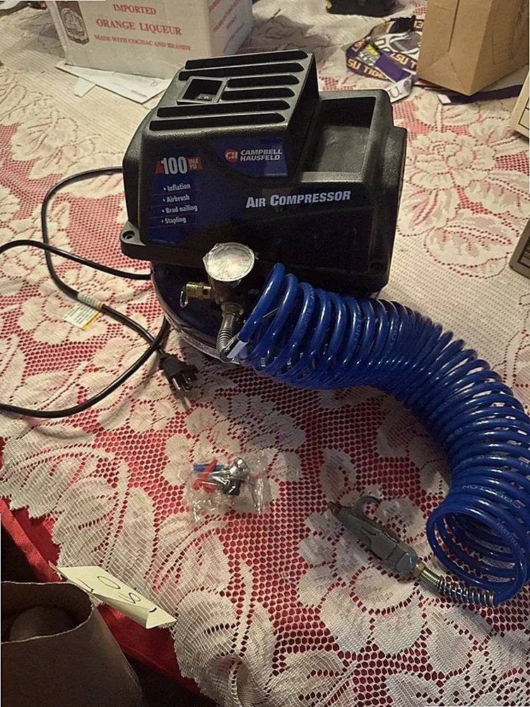 Campbell Hausfeld 100 PSI Pancake Air Compressor W/ Accessories