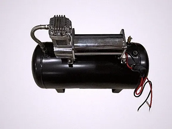 NEW FOXX AIR COMPRESSOR 12 VOLT 100% DUTY CYCLE WITH 5 GALLON AIR TANK KIT